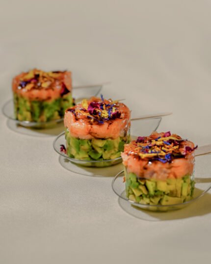 Rūkytos LAŠIŠOS TARTARAS su avokadais, 10 vnt.